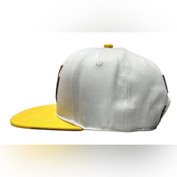 New Los Angeles Lakers Pro Standard 2 Tone Snap Back Hat White/Yellow - Picture 4 of 10